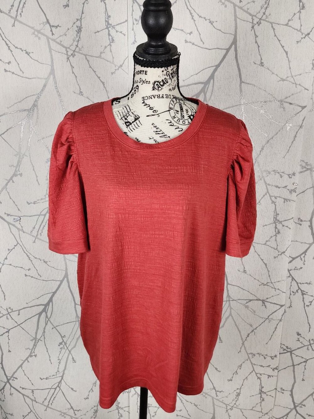 Jane + Delancey Red Textured Jersey Knit Puff Sleeve Top